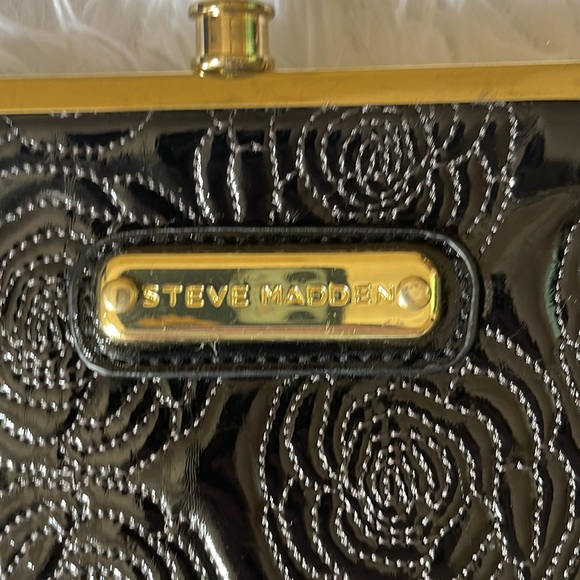 Steve Madden Rose Black Wallet - Picture 6 of 6